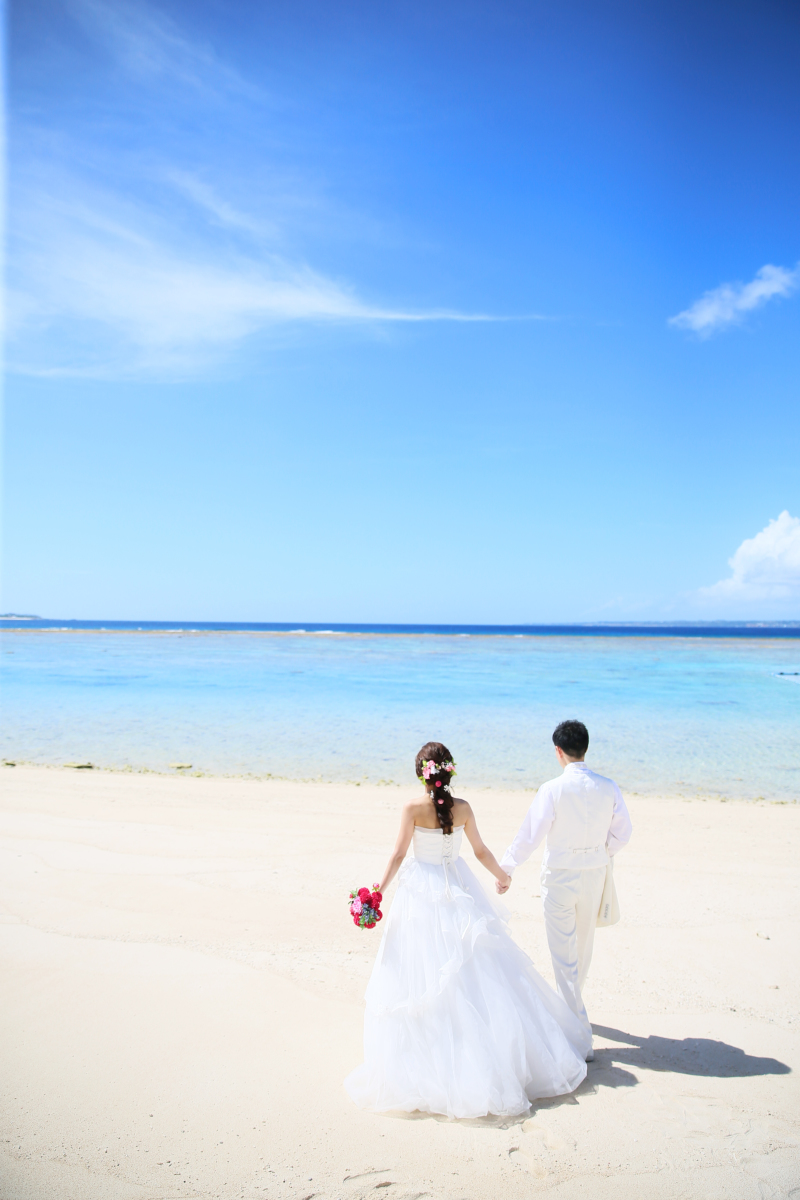 手を繋いでお散歩♪