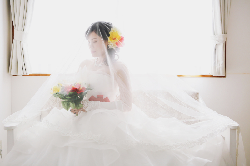 ベールに包まれて