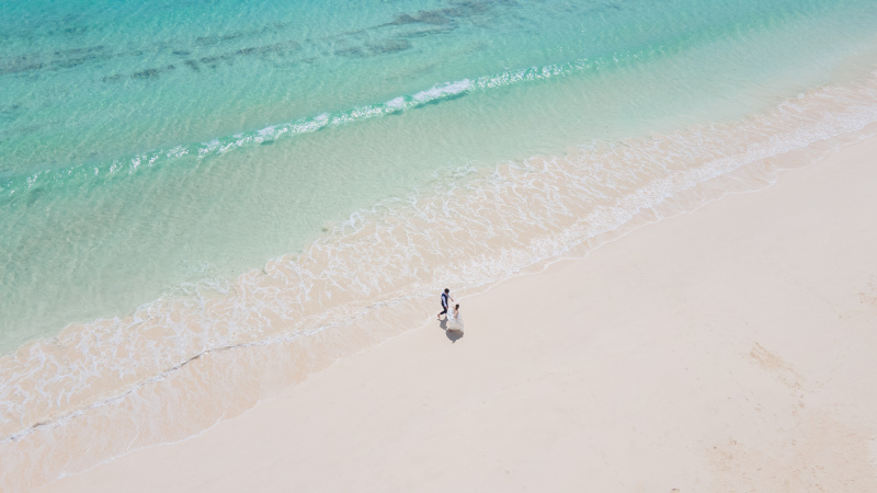 沖縄前撮りムービーならぜひ「ドローン撮影」を