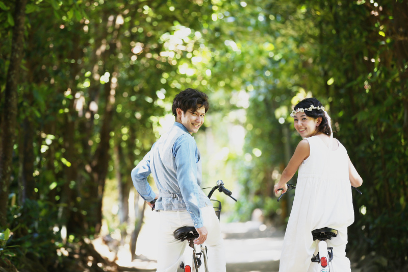 人気のフォトウェディングスポット～備瀬のフクギ並木②～