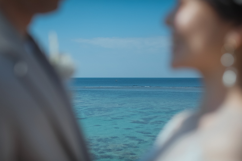【ザネー浜(Beach51)プラン】海を見渡すことのできる崖の上と天然ビーチで撮影するプラン