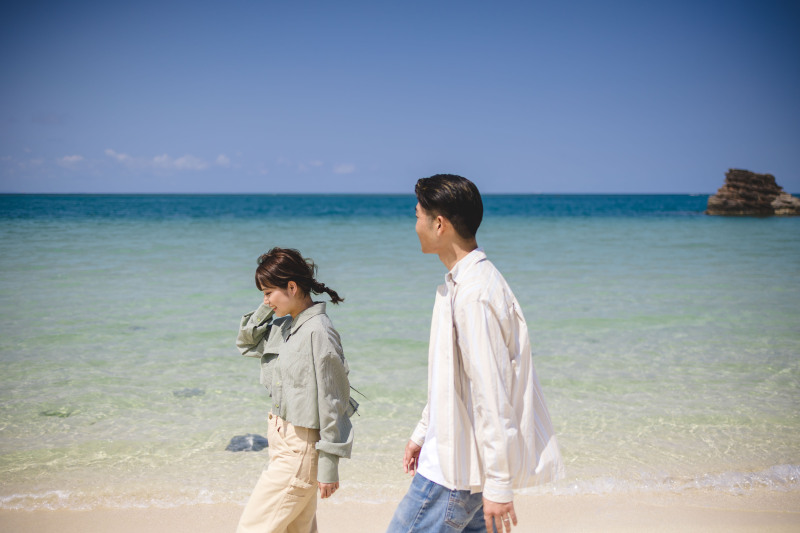 【洋装+私服撮影プラン】ビーチでドレス撮影の後に沖縄の海で私服撮影もお楽しみいただけます*データ230カット*