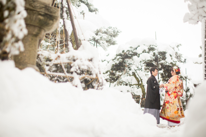 あたりはまっしろ