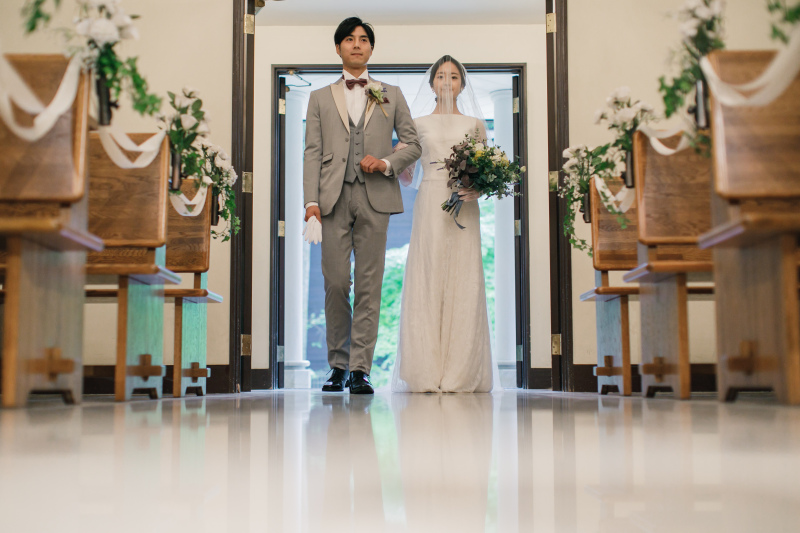 【近くのリゾート】軽井沢チャペルフォト(全データ込み)|神秘的な森の中にあるチャペルで、まるで結婚式のような撮影