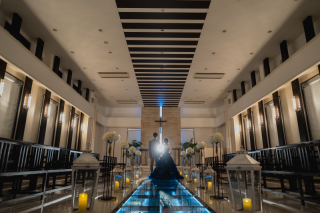 雰囲気の異なる2つのチャペルで