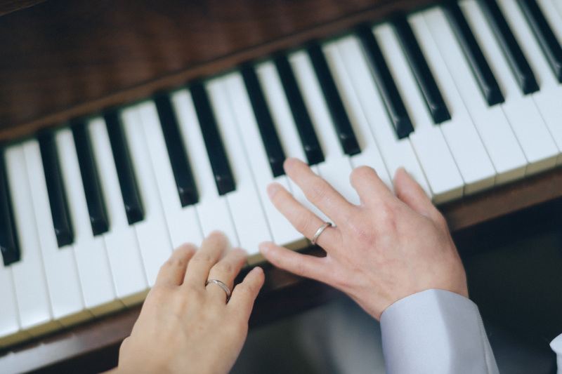 指輪のショットも