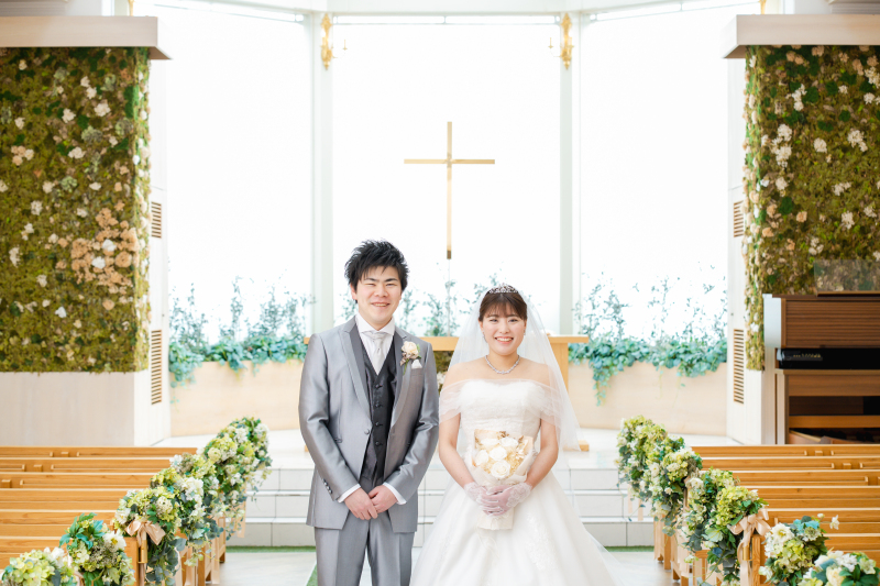 1着目はウェディングドレスから