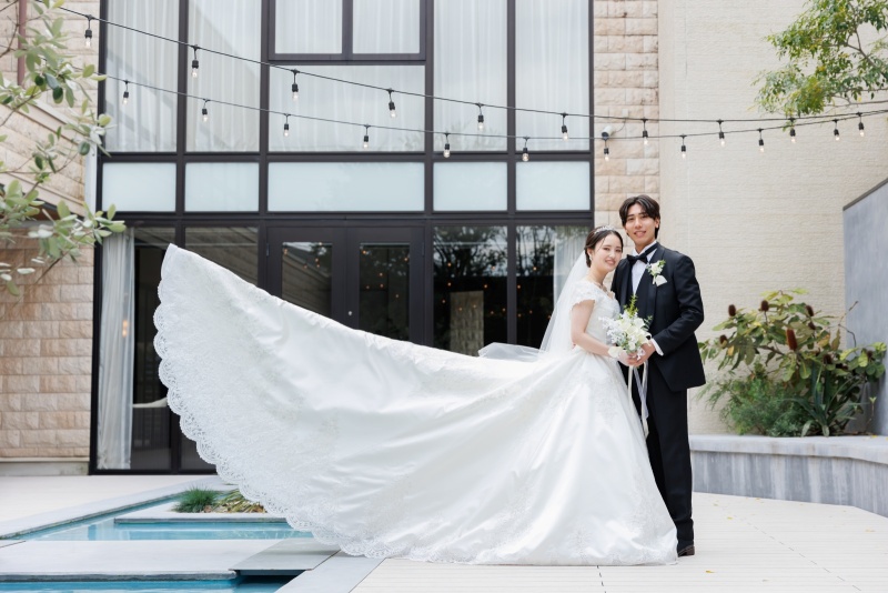 【選べる撮影会場】ウェディングドレス×カラードレス★洋装2点プラン【チャペル×ガーデン】◆全データ納品