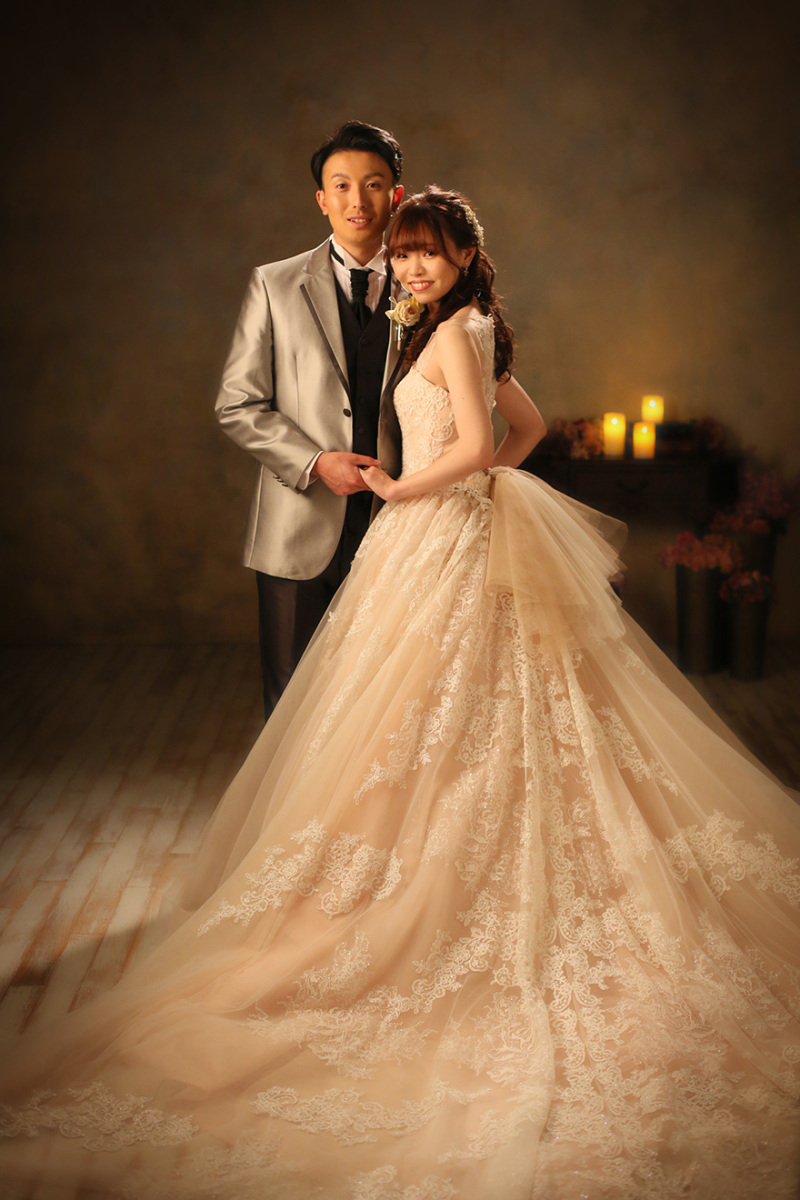 振り向く姿も魅力的に