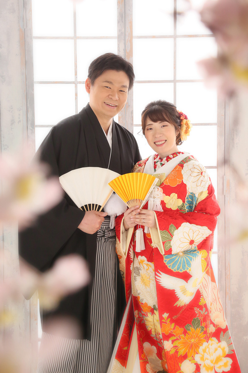 扇子で和をイメージ