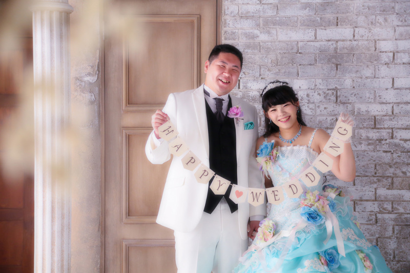 カラードレスで