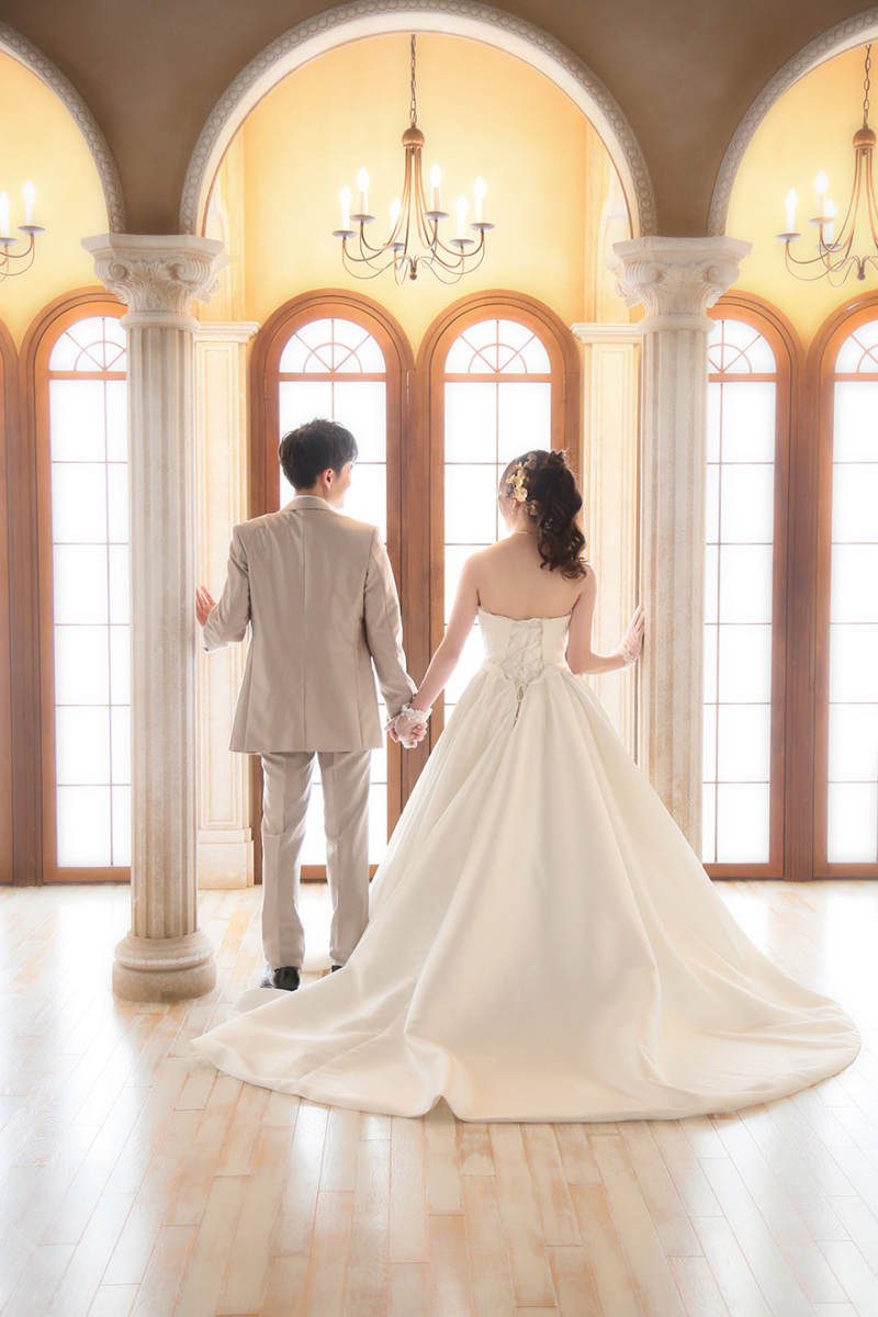 ウェディングドレスで優雅に…