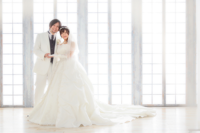 まずは、白ドレスで♡