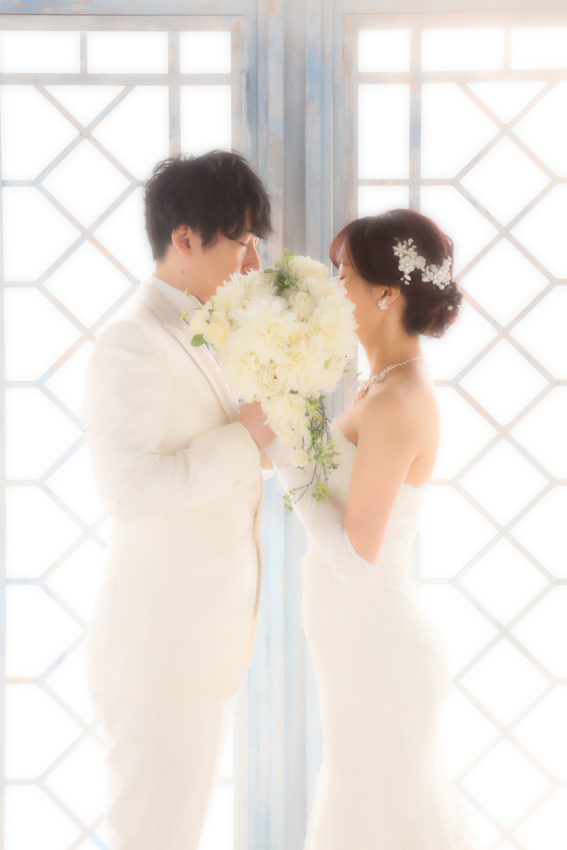 ブーケの後ろで、、、♡