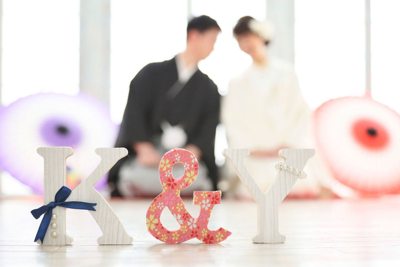 お2人寄り添って