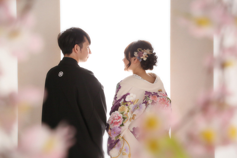 お花に囲まれ、和を感じる一枚