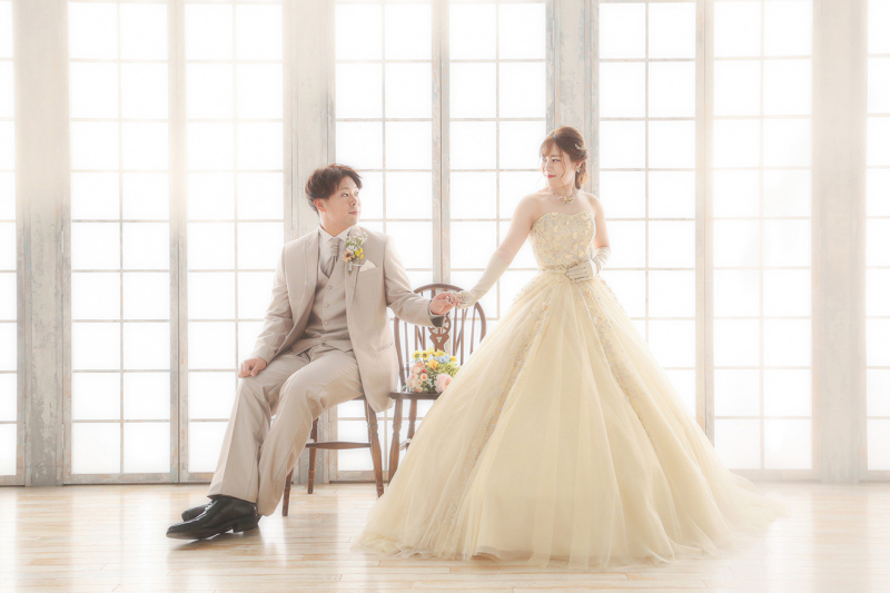 【洋装1着 ライトコース】好きなドレスで気軽にスタジオ撮影43,780円〜♬(ヘアメイク・データ20カット付)