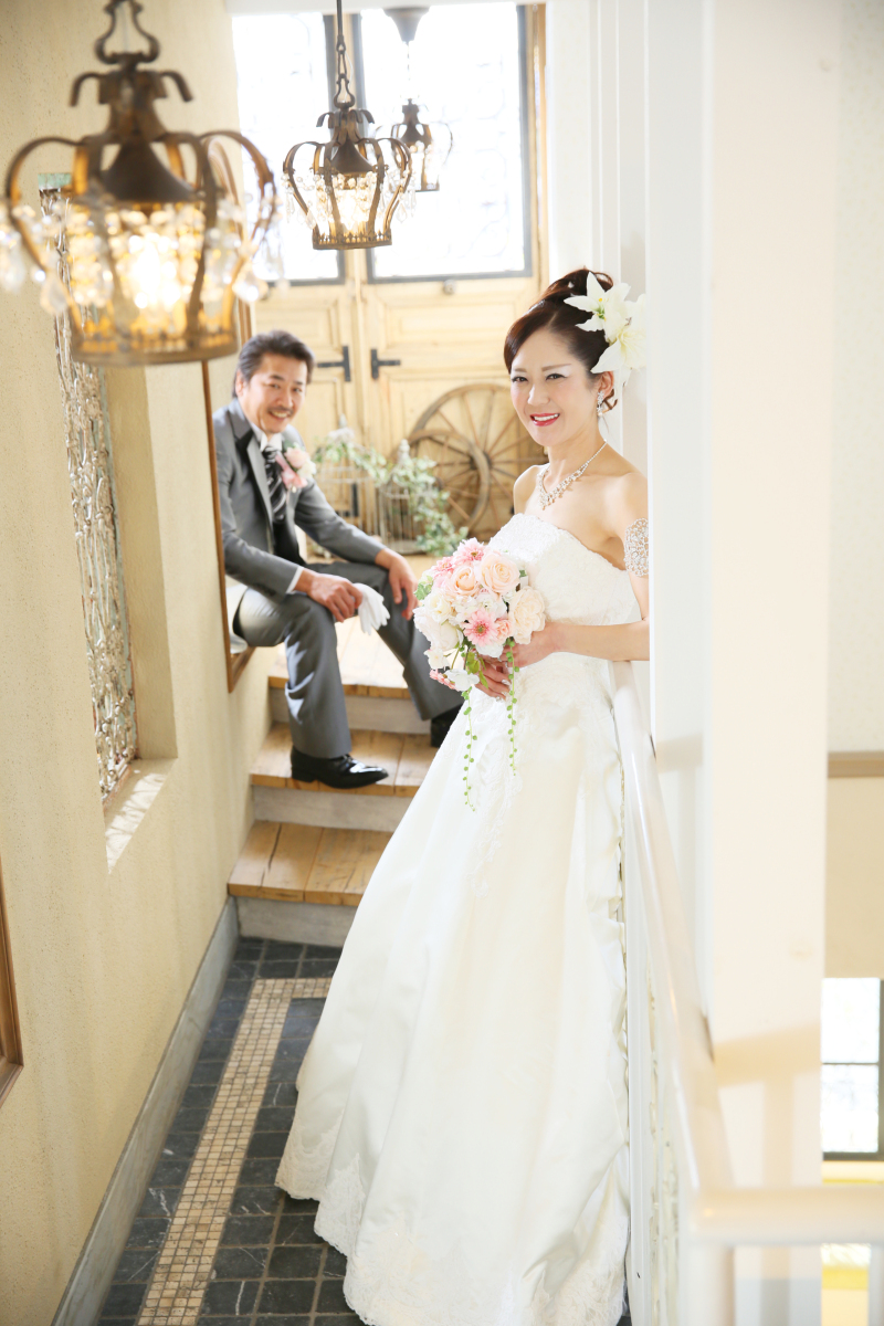 *アンティークなシャンデリアと*