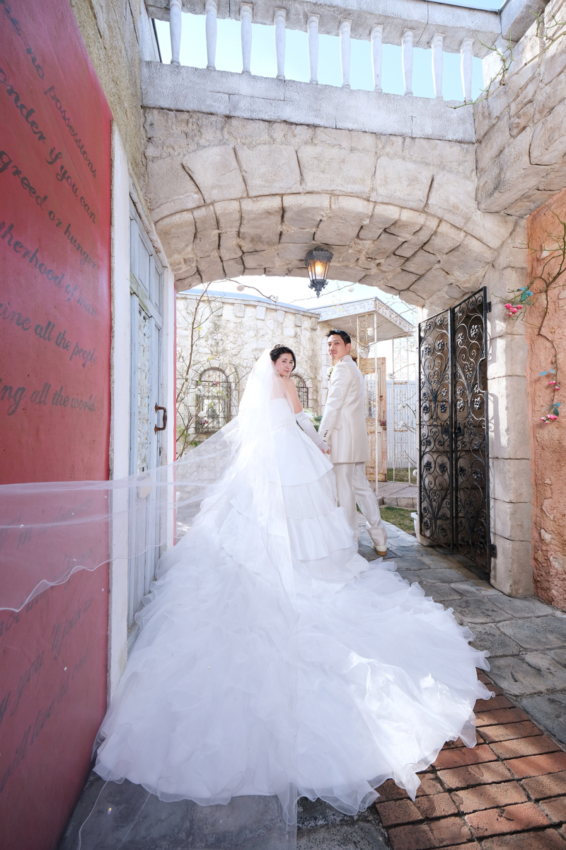 そよ風を感じるバックショット♪