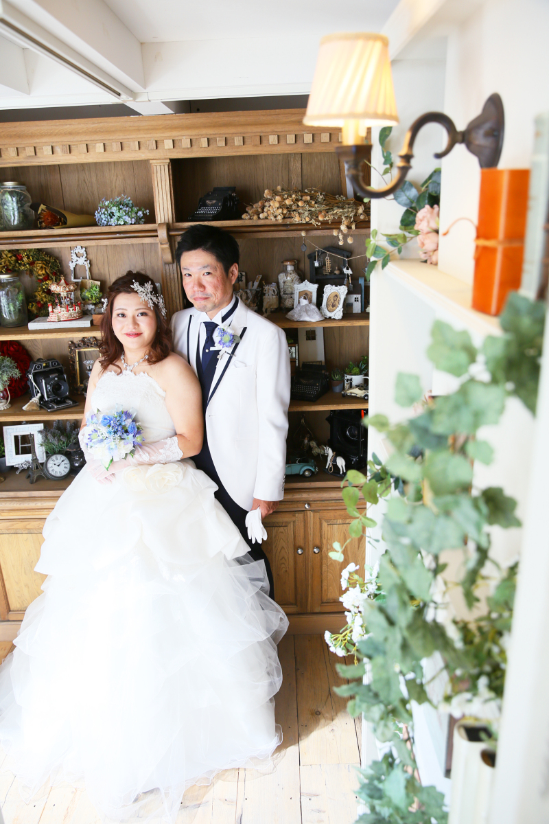 ＊本棚の手前でのショット＊