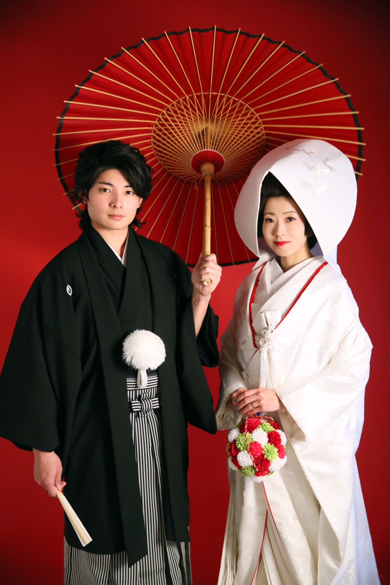 ＊赤い和傘と赤い背景＊