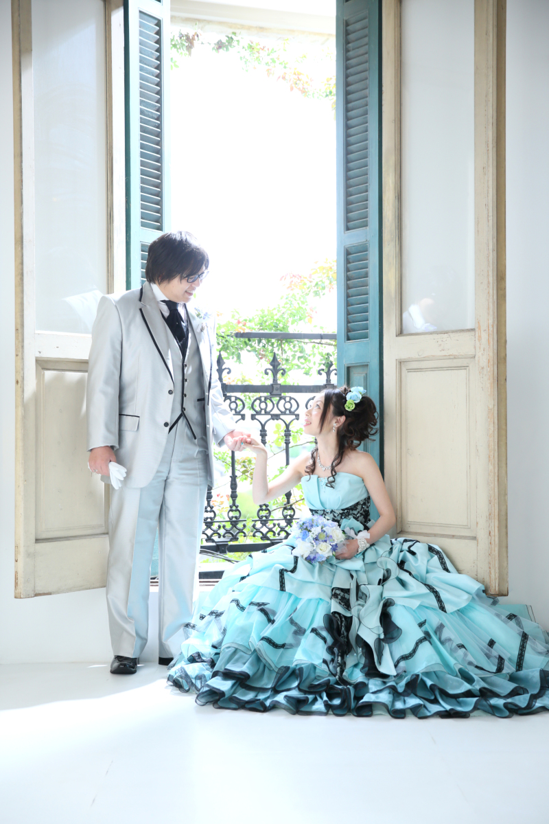 素敵な窓の前で♡