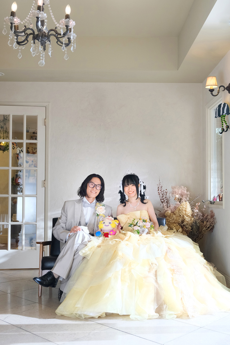 座りスタイル×持参したぬいぐるみと