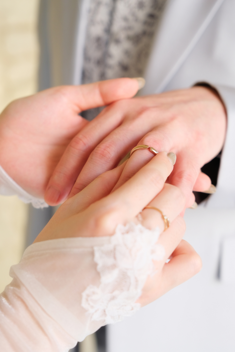 指輪交換シーン♡新婦から新郎へ