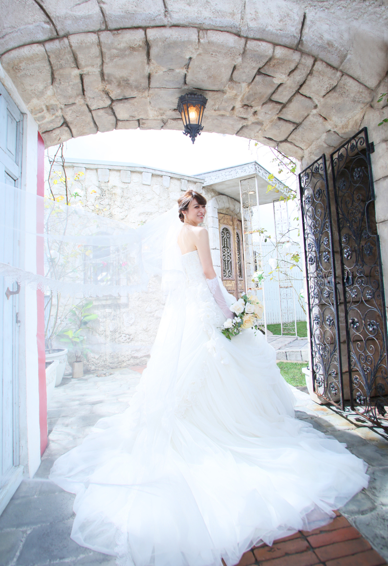 *風になびくベール&後ろ姿*