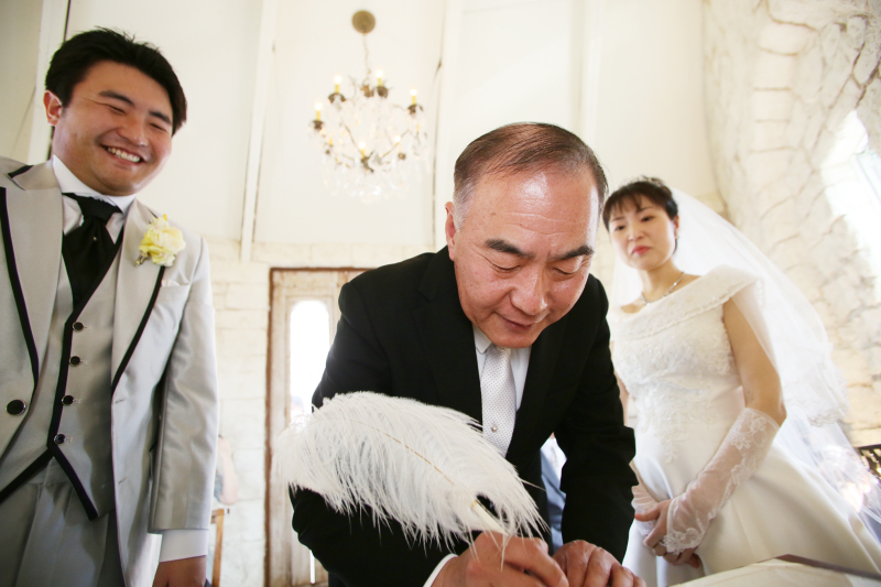 ＊立会人代表の誓約書署名シーン＊