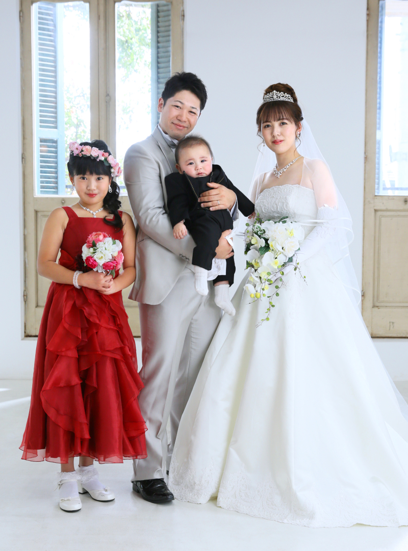 お子さまと一緒に洋装撮影プラン(ドレス1着に6切プリント1枚)