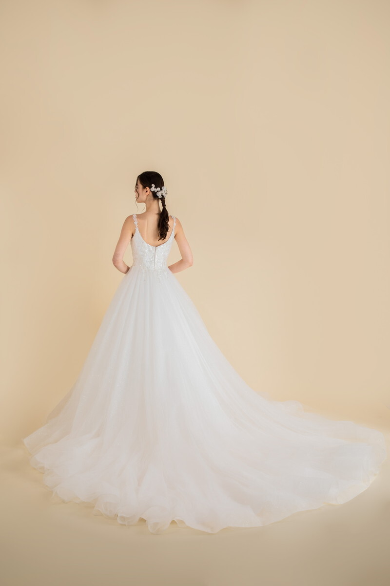 【AMY - エイミー -】グリッターチュールが輝くドレス☆