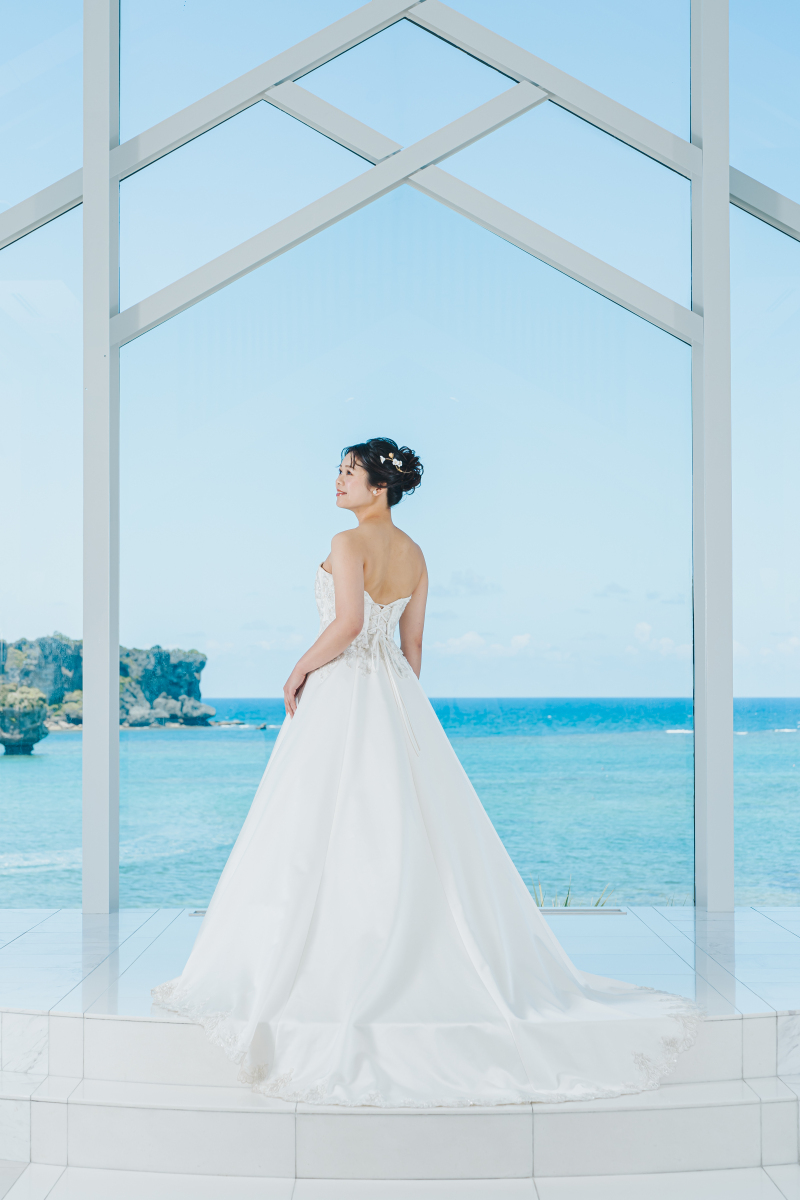 【AR-4】サテンが美しいAラインのウェディングドレス❀