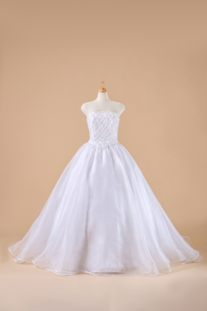 【BF-11】パイピングの裾とフロントの刺繍が個性的♪