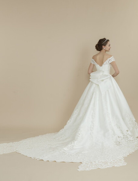 MYRRH（ミルラ）クラシカルなデザインでチャペル撮影に♪