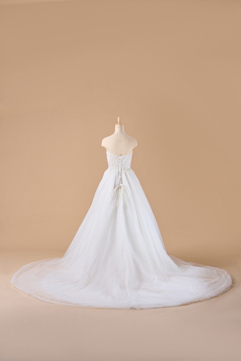 【BF-28】ビスチェの刺繍とチュールの裾がキレイ♪