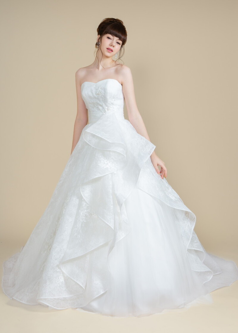 【FINA】❀人気❀全体にラメが施された美シルエットドレス♪