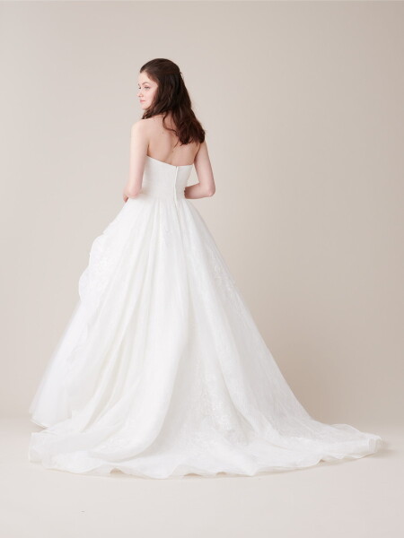 【FINA】❀人気❀全体にラメが施された美シルエットドレス♪