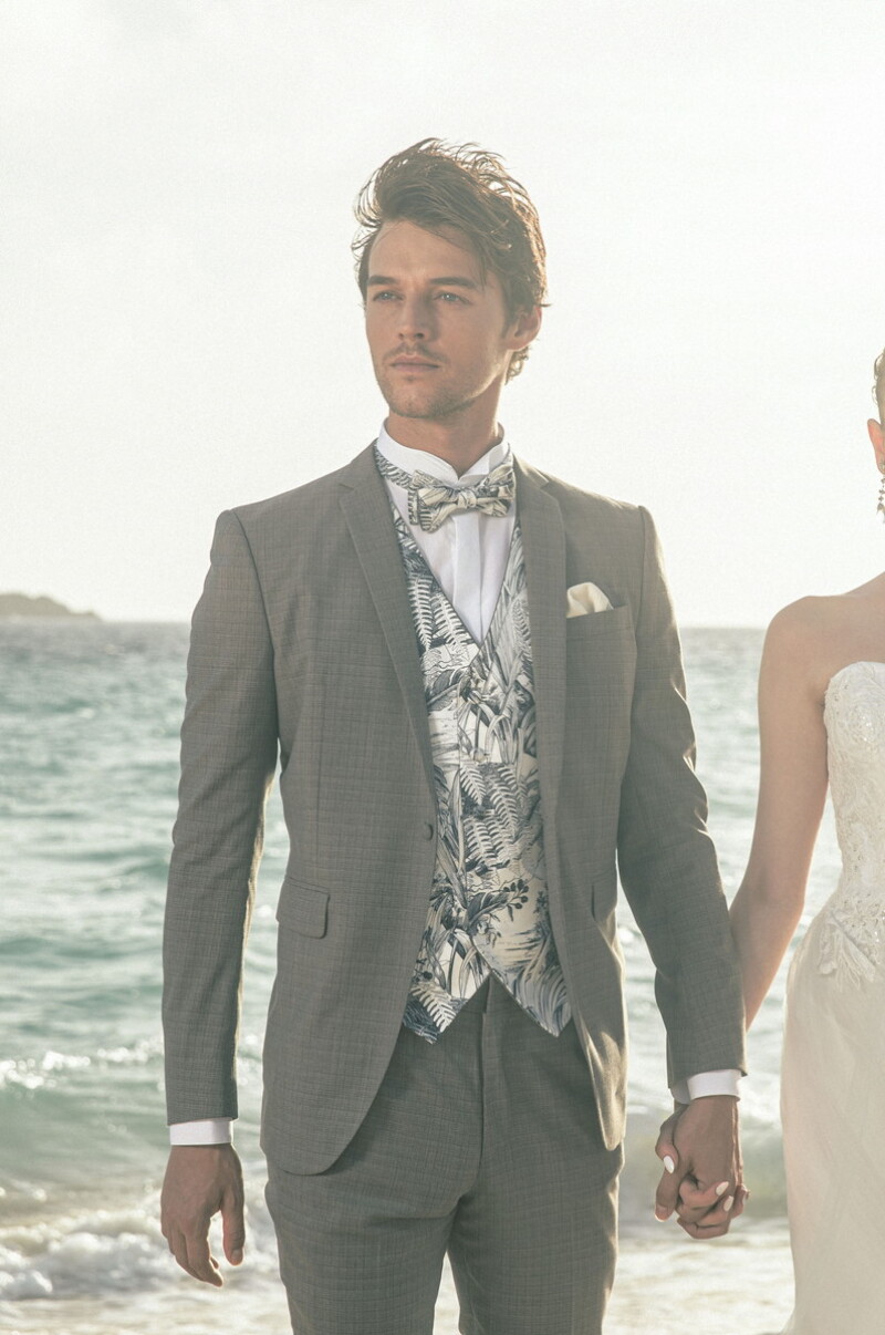 【LEO】ボタニカルとブラウンのリバーシブルベスト