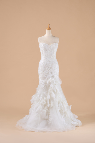 【BF-8】繊細な刺繍がドレス全面に施されたドレスです❀