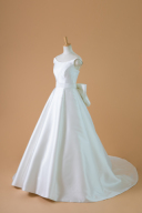 【KS-B17】張りのある上品な印象のウェディングドレス♪