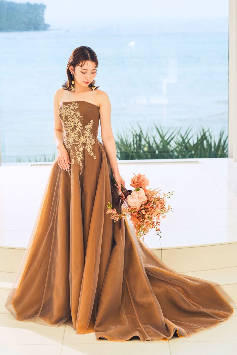 【BROWN】チュールのオフショルは取り外し可能♡