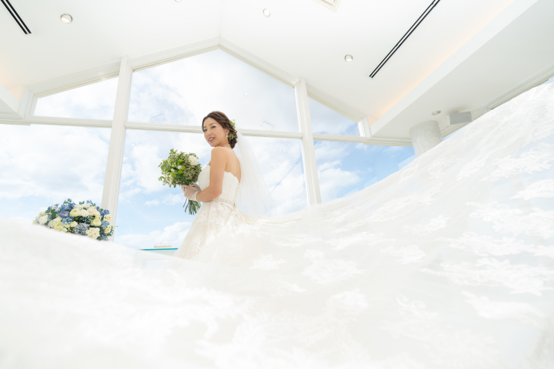 刺繍の綺麗なドレスを生かして