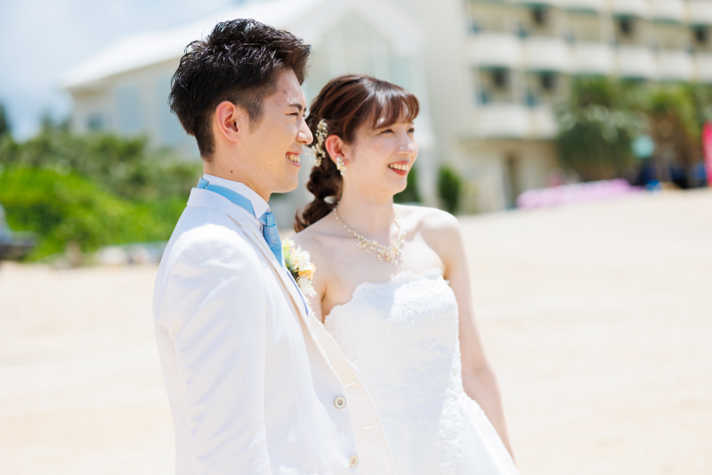 2人の笑顔も天気も晴天