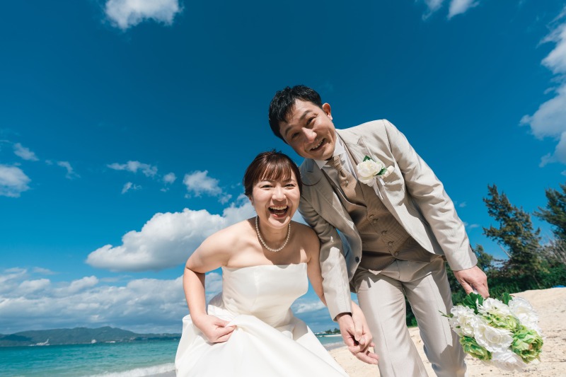 空とビーチのWブルー