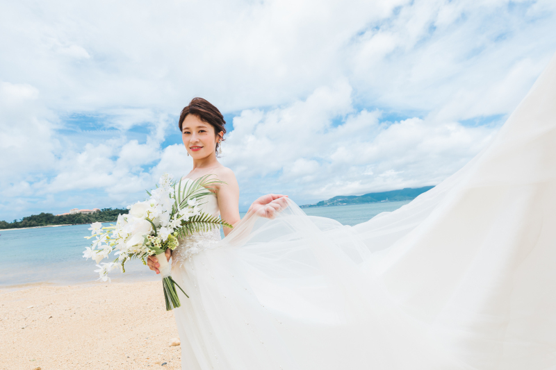 ドレスなびかせショット