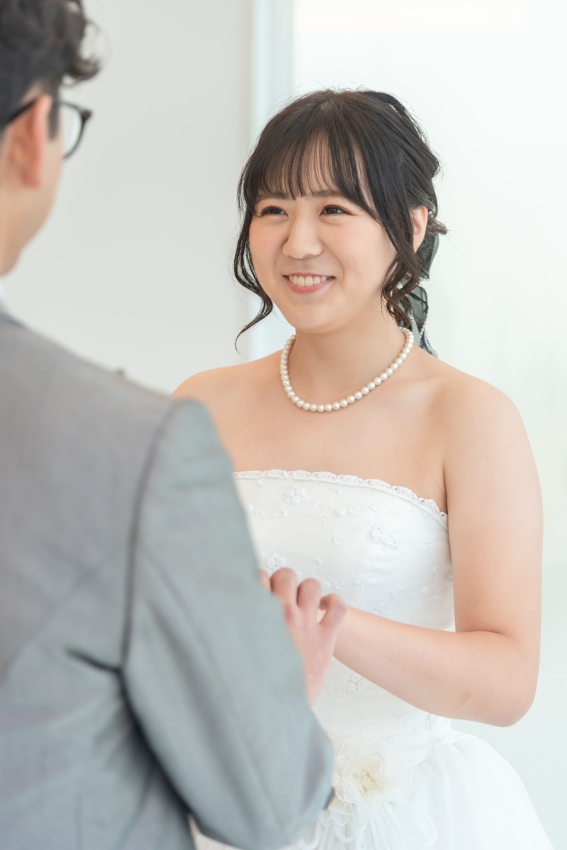 ご新郎様から指輪をお贈りされて・・・♡