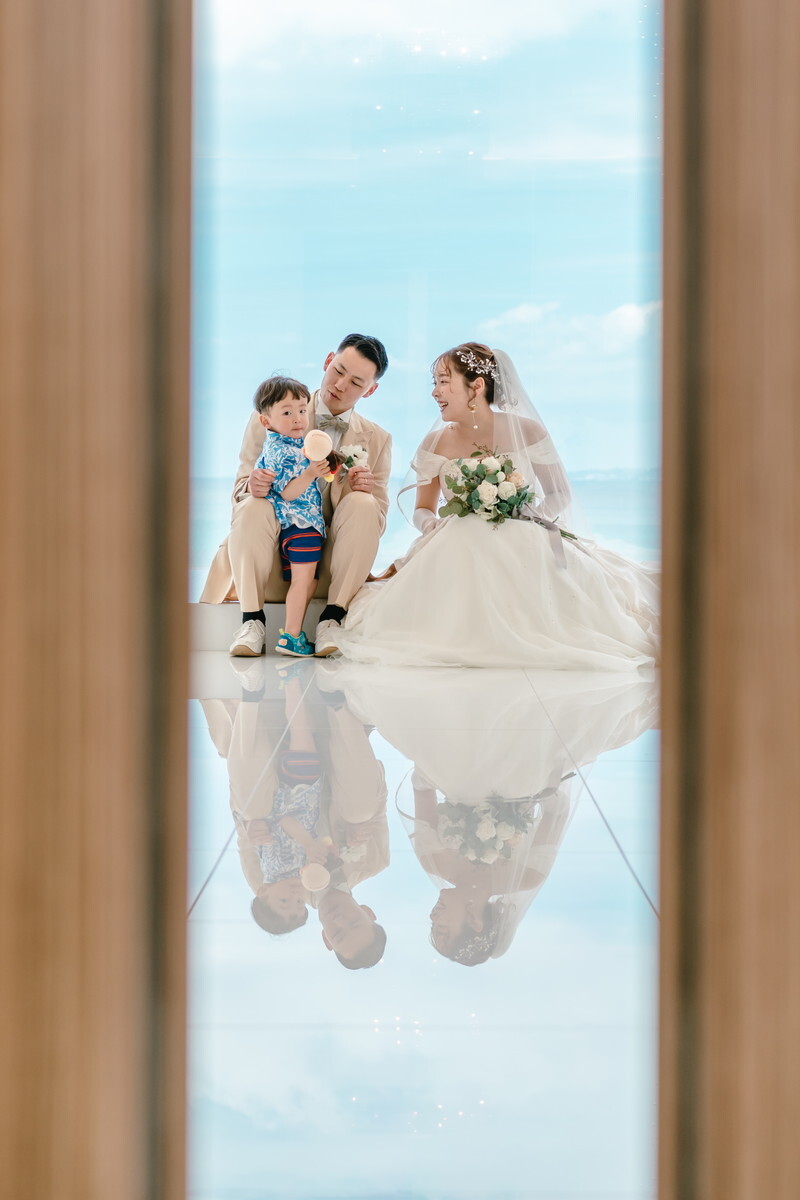 バージンロードの反転もステキな一枚♡