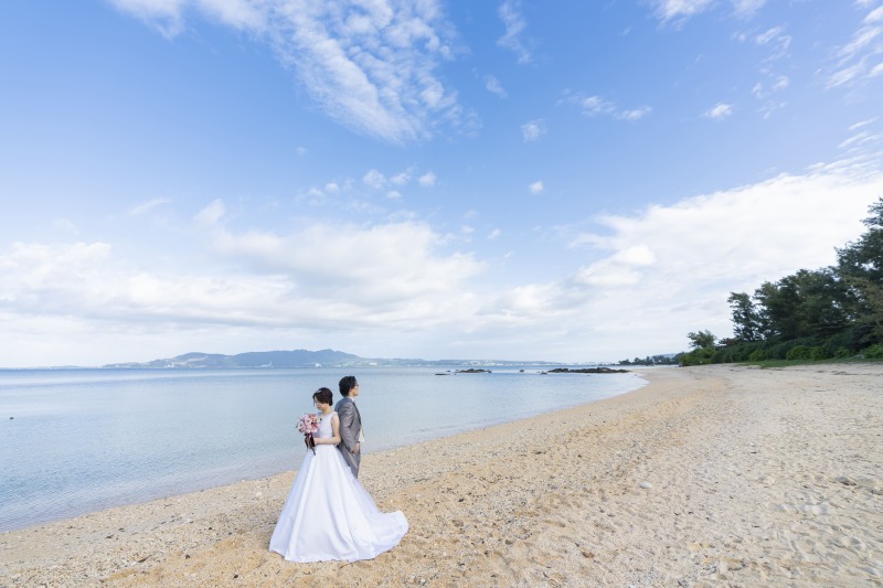 背中を合わせて