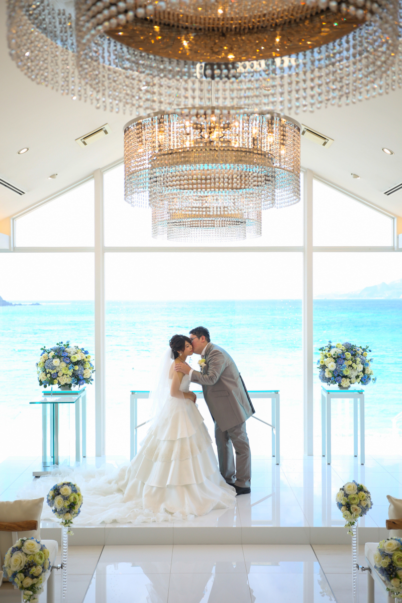 ロマンチックなショットはチャペルで撮影